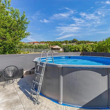 2 Bedroom Gorgeous In *