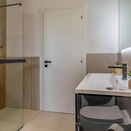 2 Bedroom Gorgeous In * Pula