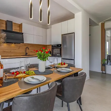 Daire 2 Bedroom Gorgeous In Pula