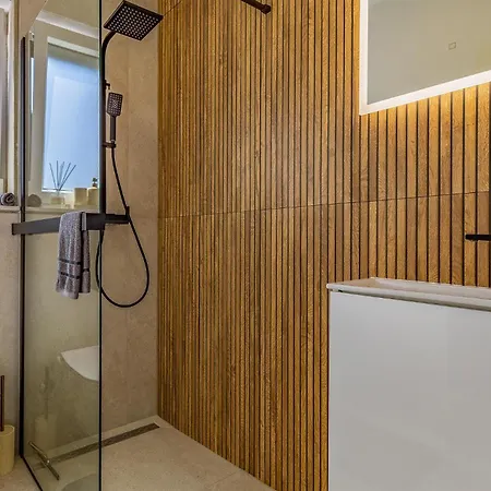 2 Bedroom Gorgeous In *
