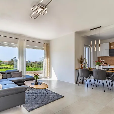 Daire 2 Bedroom Gorgeous In Pula