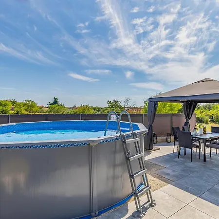 2 Bedroom Gorgeous In * Pula