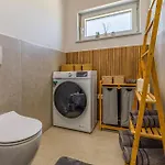 2 Bedroom Gorgeous Apartment In Pula