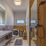 2 Bedroom Gorgeous Apartment In Pula Apartment