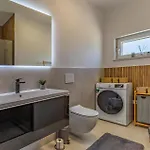 2 Bedroom Gorgeous Apartment In Pula Pula