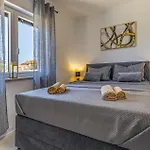 Apartment 2 Bedroom Gorgeous Apartment In Pula *