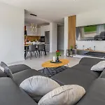 2 Bedroom Gorgeous Apartment In Pula *