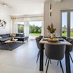 2 Bedroom Gorgeous Apartment In Pula * Pula