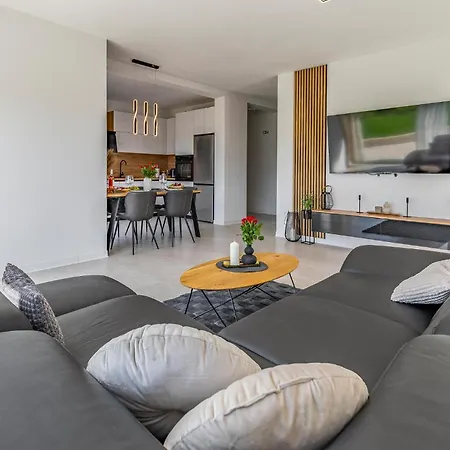 2 Bedroom Gorgeous In *